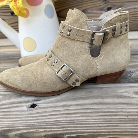 Matisse Leather Bootie Straps Size 9M- Urban Chic Studs Buckles Straps Beige - Picture 3 of 8